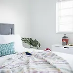Bright 2Br In Miami River Inn By Sonder